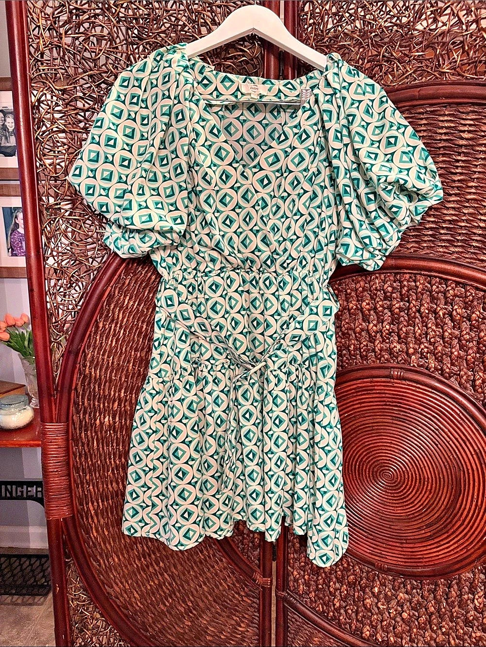 entro Geometric Mini Dress in Green & White Size Large
